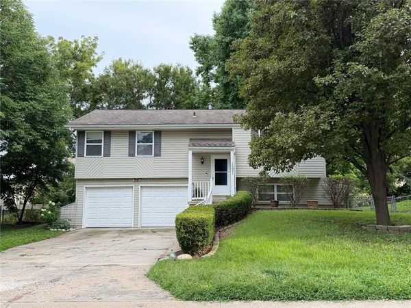 15821 W 152ND Terrace, Olathe, KS 66062