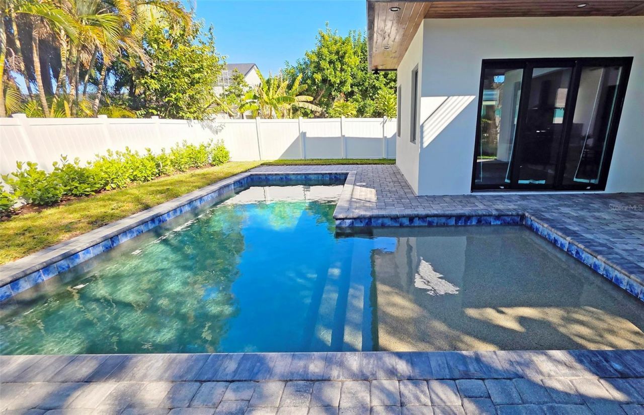 2475 Bay Street , Sarasota, FL 34237 Photo