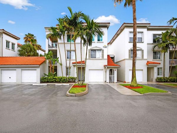 11029 LEGACY Boulevard, Unit 201, Palm Beach Gardens, FL 33410