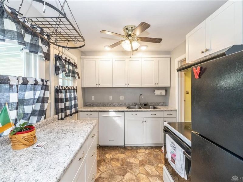 1912 N Sunny Ridge Road, Butler Township, OH 45414 Photo 10