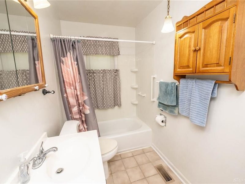 1912 N Sunny Ridge Road, Butler Township, OH 45414 Photo 18