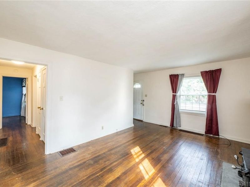 1912 N Sunny Ridge Road, Butler Township, OH 45414 Photo 7