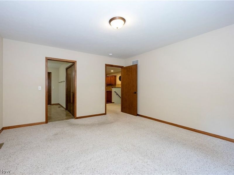 242 Woodbury Circle, Kidron, OH 44618 Photo 12