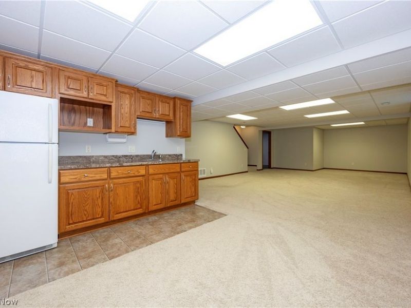 242 Woodbury Circle, Kidron, OH 44618 Photo 18