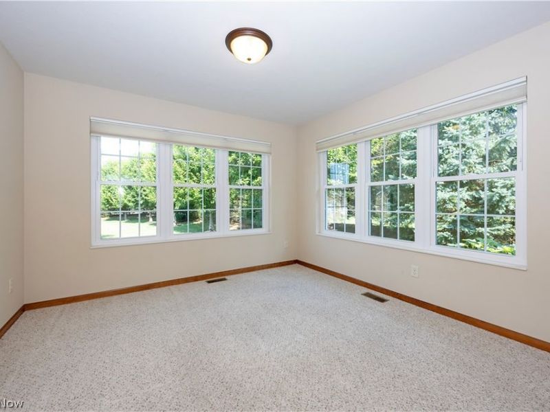 242 Woodbury Circle, Kidron, OH 44618 Photo 4