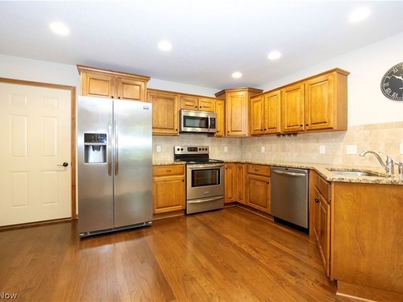 242 Woodbury Circle, Kidron, OH 44618 Photo 6