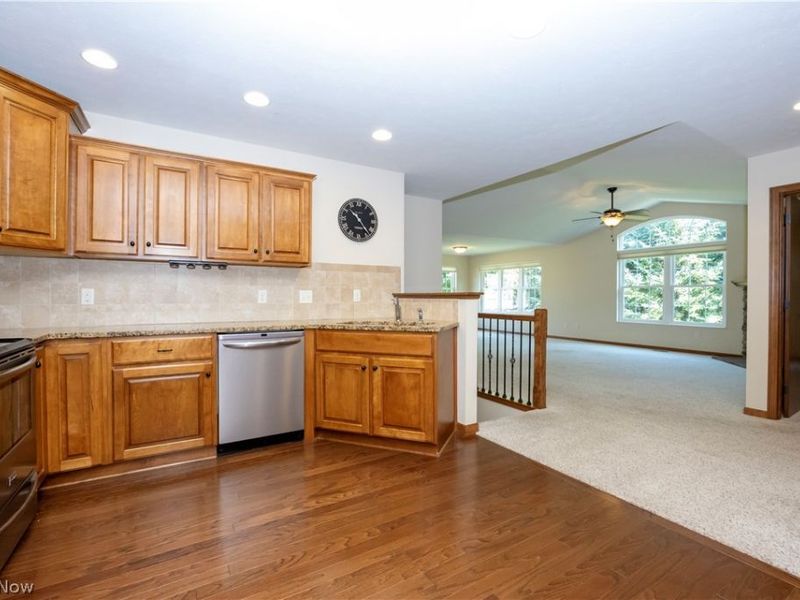 242 Woodbury Circle, Kidron, OH 44618 Photo 7