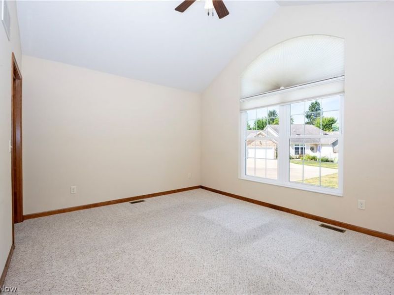 242 Woodbury Circle, Kidron, OH 44618 Photo 8