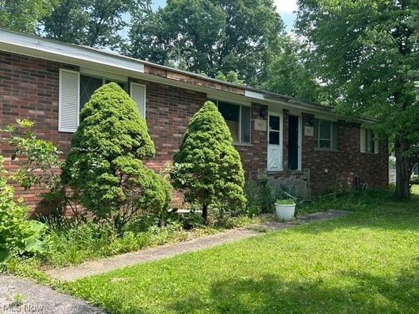 1967 - 1973 Uniondale Drive , Stow, OH 44224