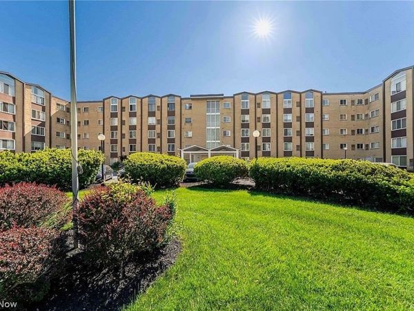 25735 Lorain Road , Unit #513, North Olmsted, OH 44070