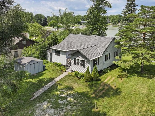 24312 Peninsula DRIVE, Kansasville, WI 53139
