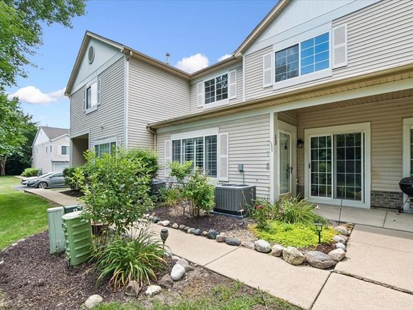 53 Braxton Lane, Unit 53, Aurora, IL 60504