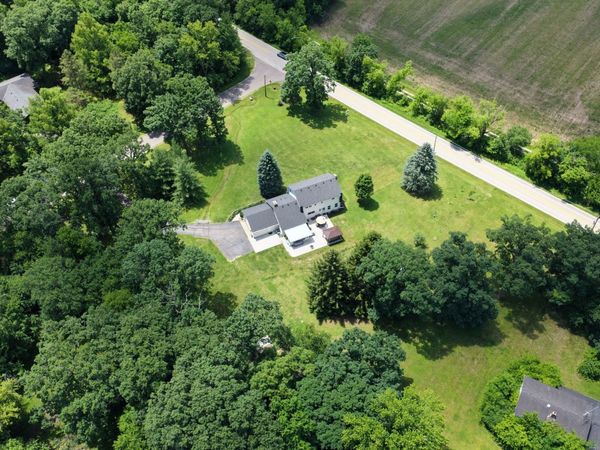 37W384 Ronsu Lane, St. Charles, IL 60175