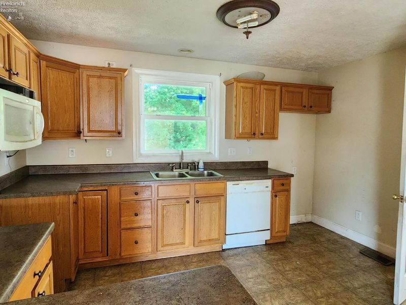 281 Spring Street, Clyde, OH 43410 Photo 18