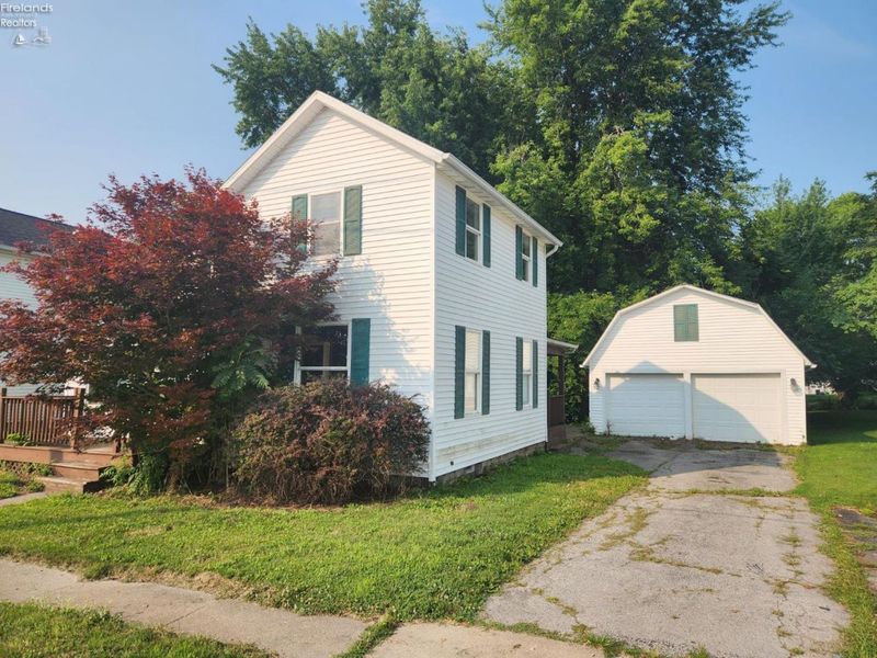 281 Spring Street, Clyde, OH 43410 Photo 2