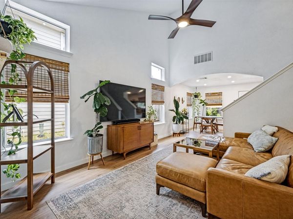 9205 Rowlands Sayle RD, Austin, TX 78744