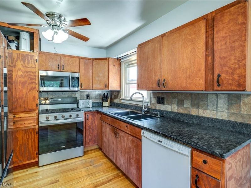 300 N Seneca Street , Rittman, OH 44270 Photo 12