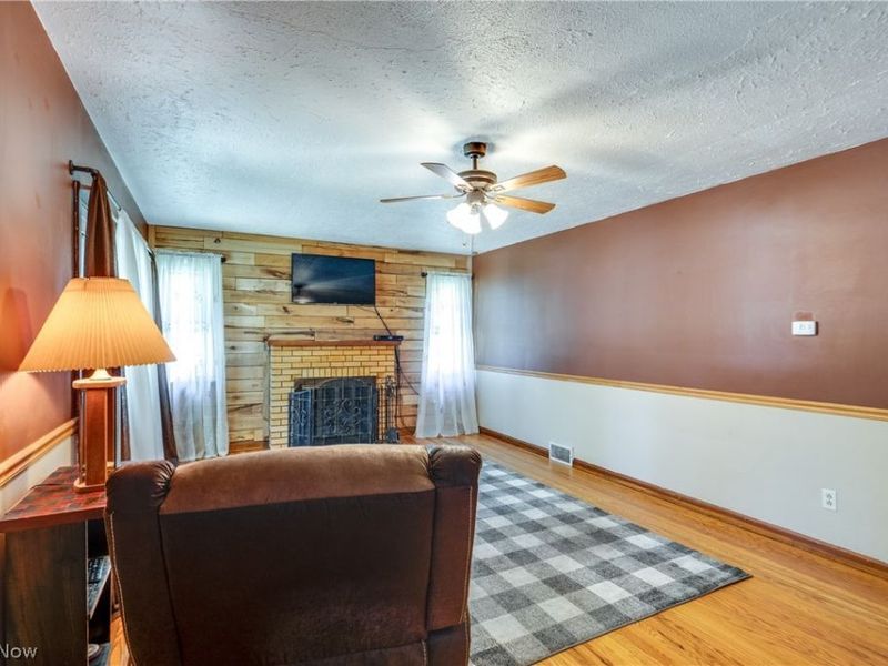 300 N Seneca Street , Rittman, OH 44270 Photo 4