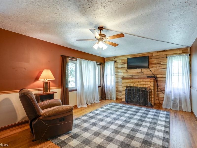 300 N Seneca Street , Rittman, OH 44270 Photo 5