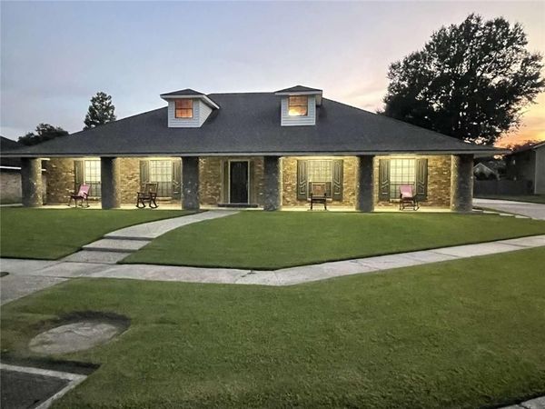 3532 N BAHIN Court , Baton Rouge, LA 70816