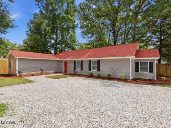 1392 Old Lake Road, Brandon, MS 39042