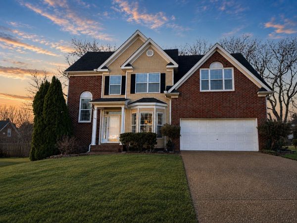 2817 Lafayette Dr , Thompsons Station, TN 37179