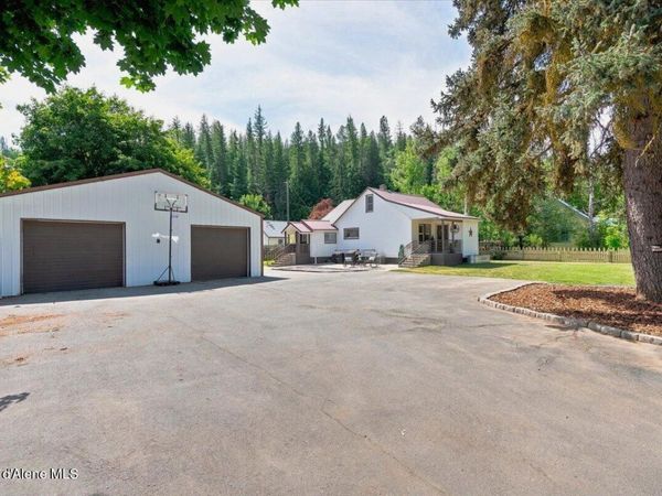 905 S Division St , Pinehurst, ID 83850