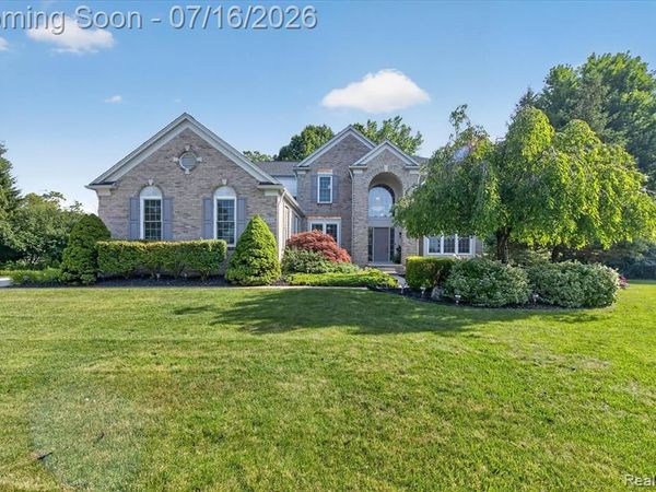 48560 Manhattan Circle, CANTON, MI 48188
