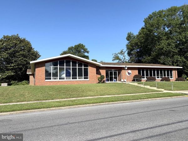 402 N PORTER STREET , SEAFORD, DE 19973