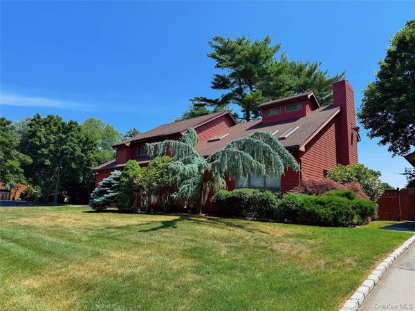 6 Jamor Court , Nesconset, NY 11767