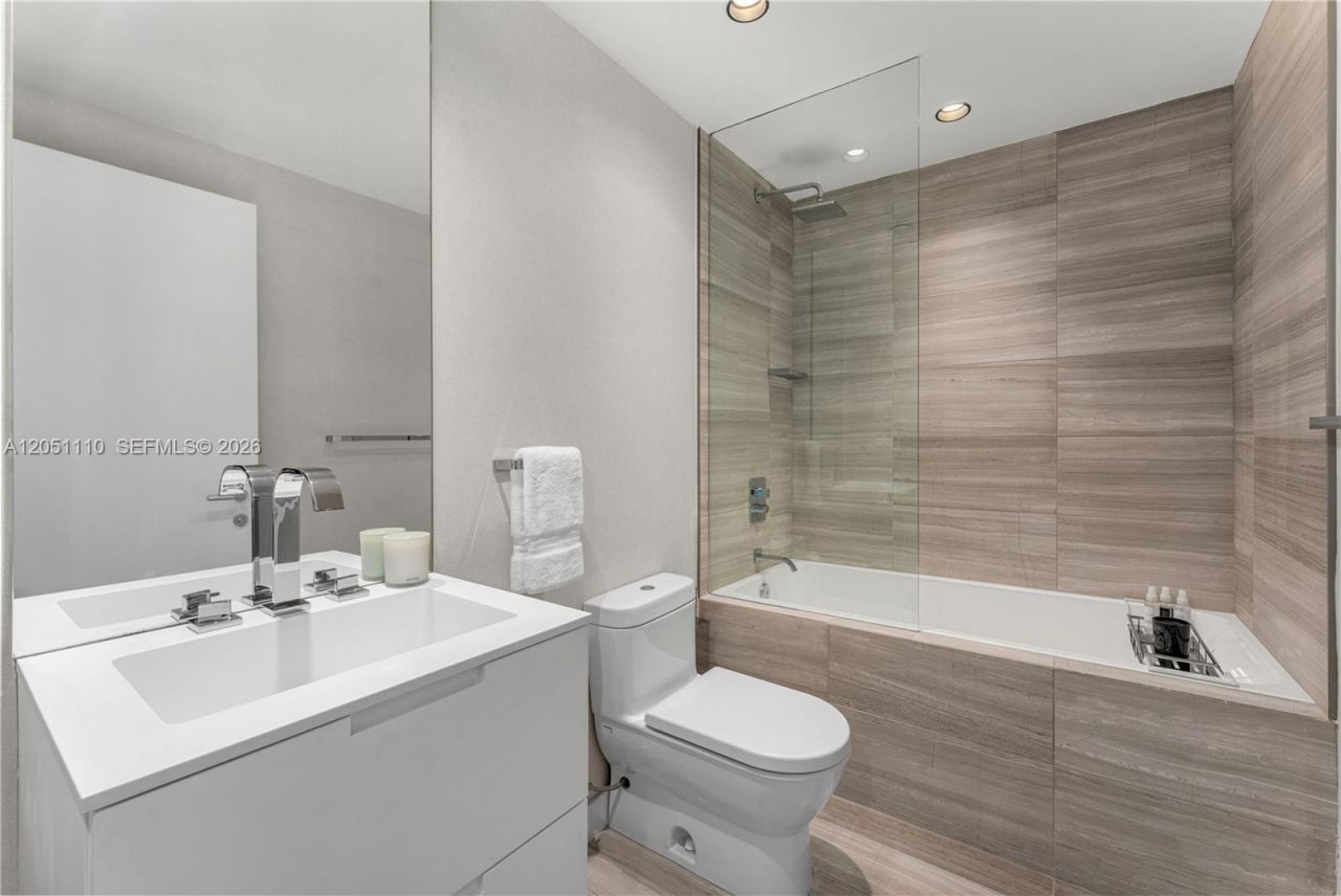 4701 N Meridian Ave , Unit 421, Miami Beach, FL 33140 Photo