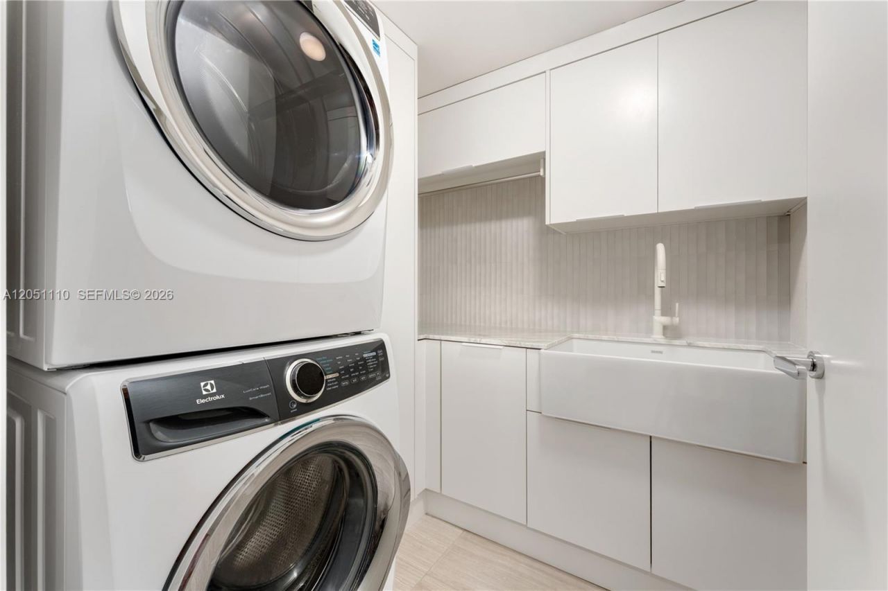 4701 N Meridian Ave , Unit 421, Miami Beach, FL 33140 Photo