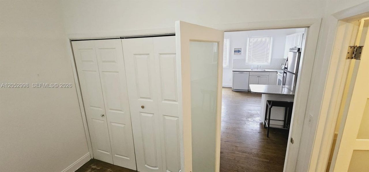 842 Meridian Ave, Unit 3D, Miami Beach, FL 33139 Photo