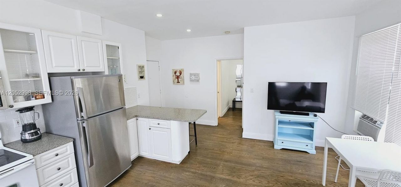 842 Meridian Ave, Unit 3D, Miami Beach, FL 33139 Photo