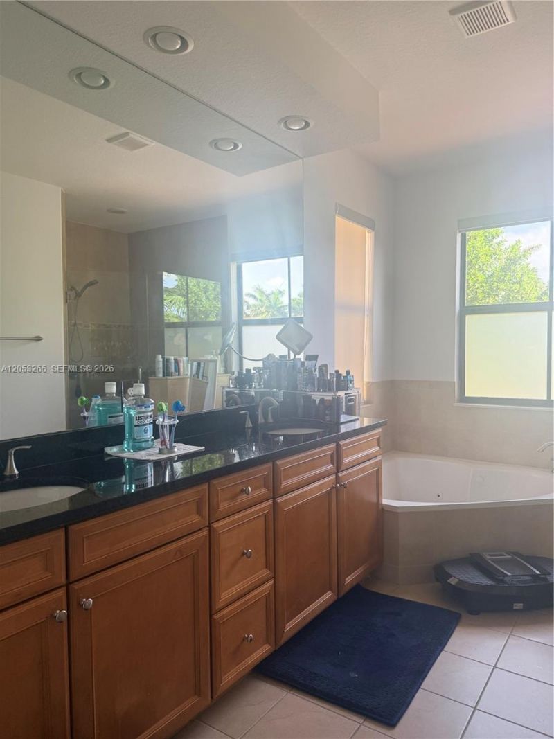 10057 NW 88th Ter, Doral, FL 33178 Photo
