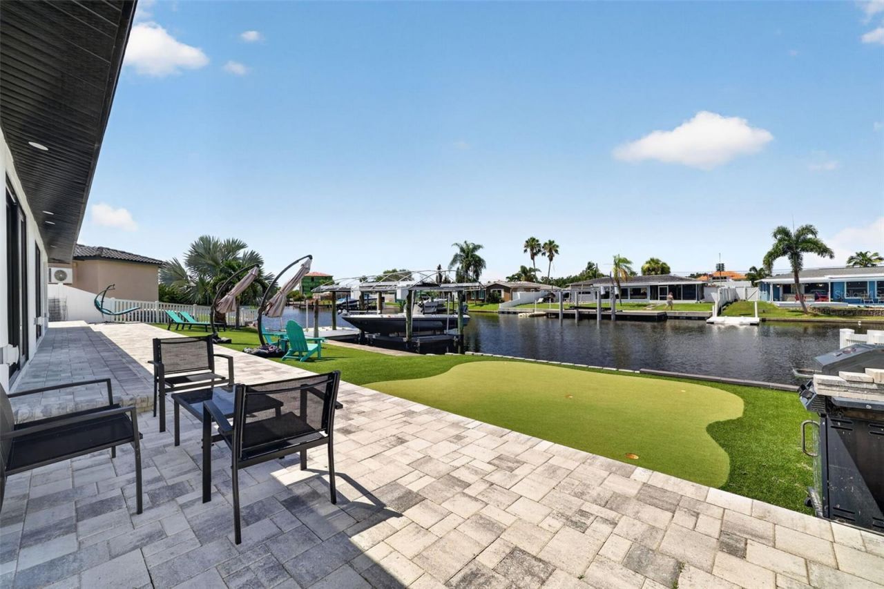 9622 NE Oak Street , Saint Petersburg, FL 33702 Photo