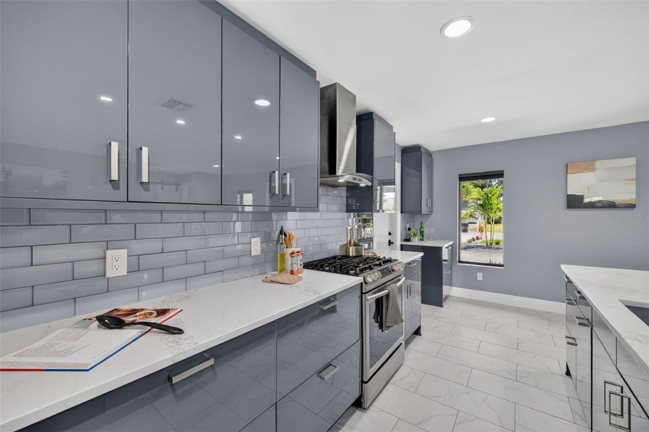 9622 NE Oak Street , Saint Petersburg, FL 33702 Photo