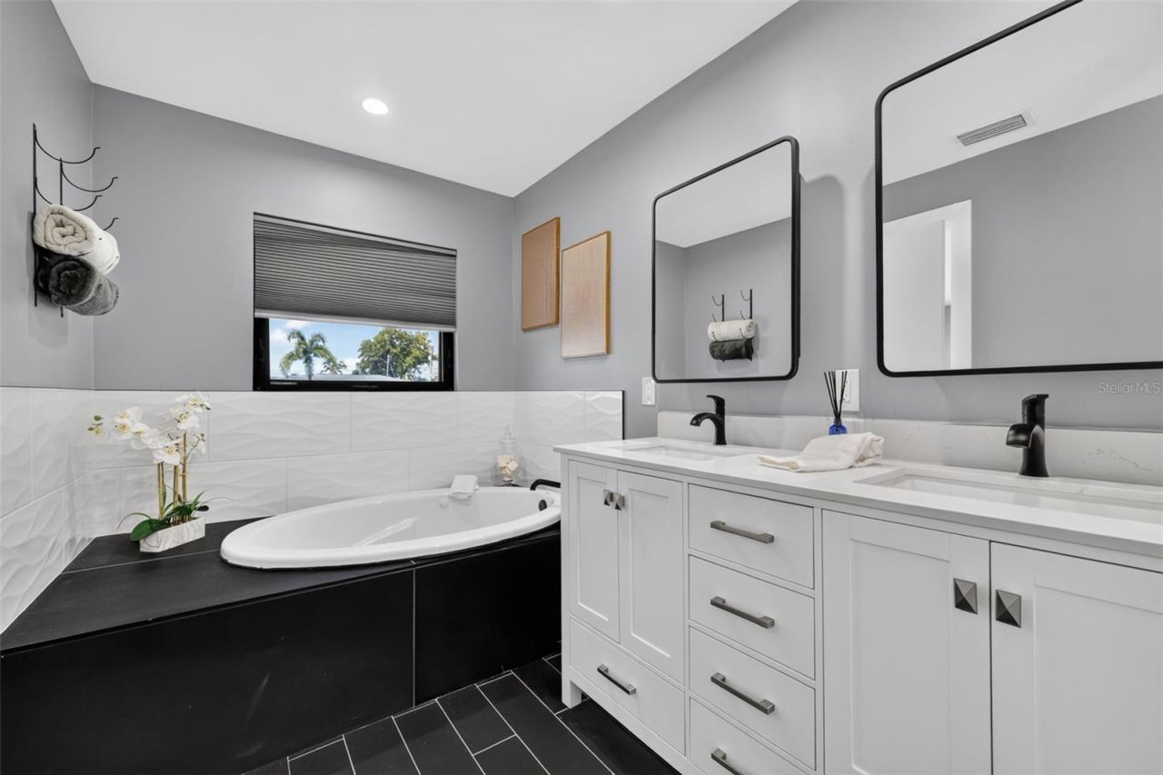 9622 NE Oak Street , Saint Petersburg, FL 33702 Photo