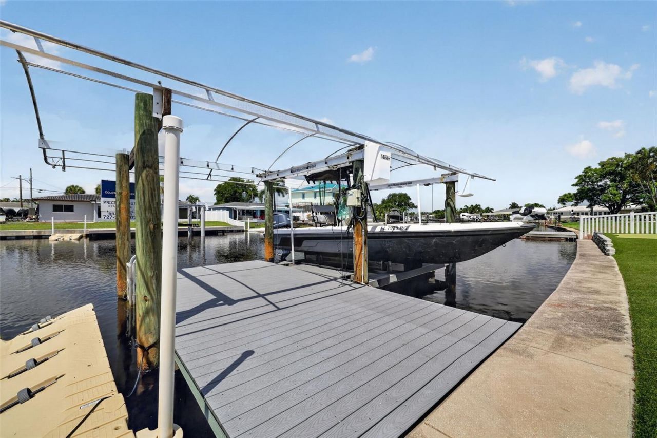 9622 NE Oak Street , Saint Petersburg, FL 33702 Photo
