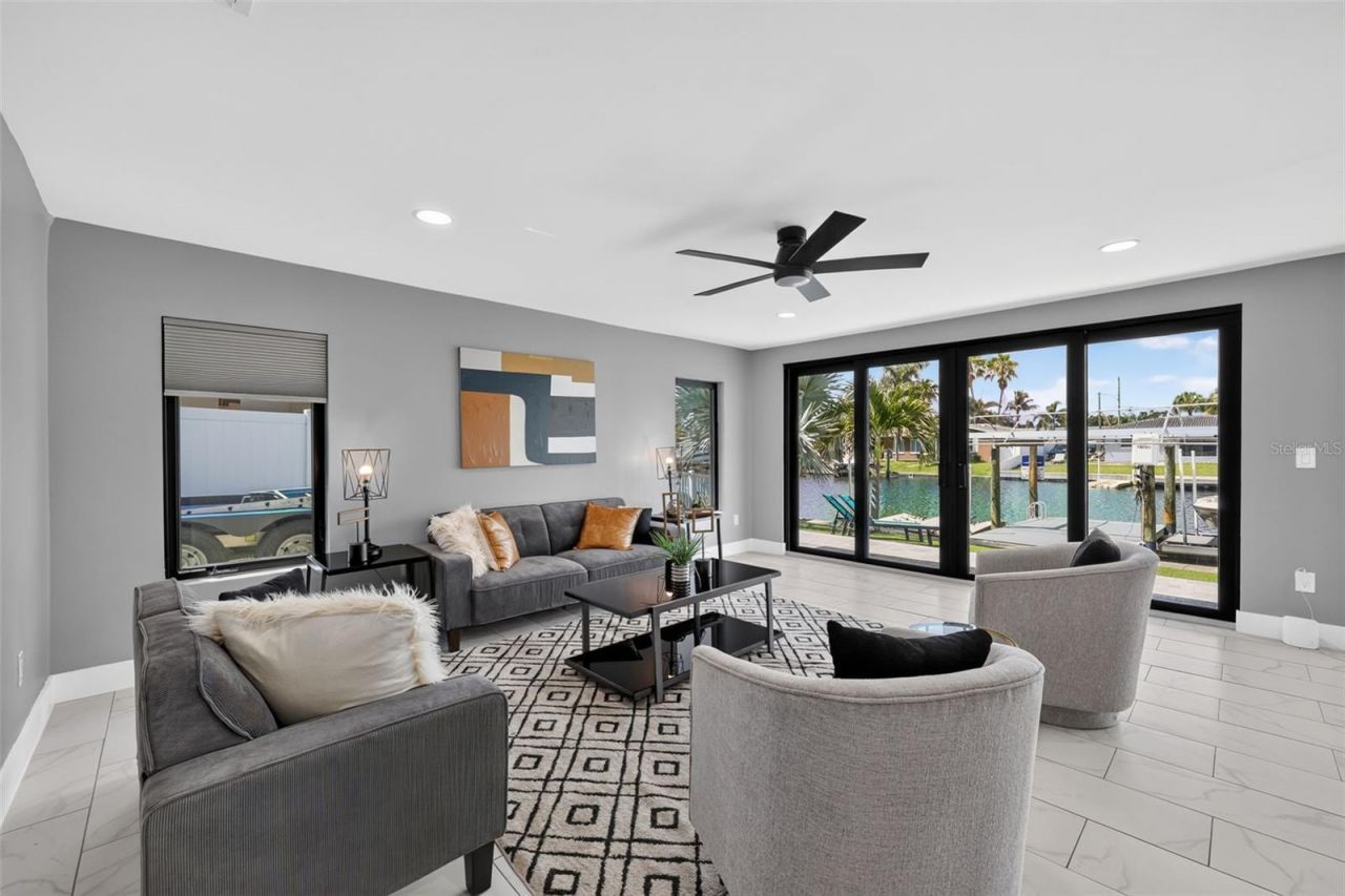 9622 NE Oak Street , Saint Petersburg, FL 33702 Photo