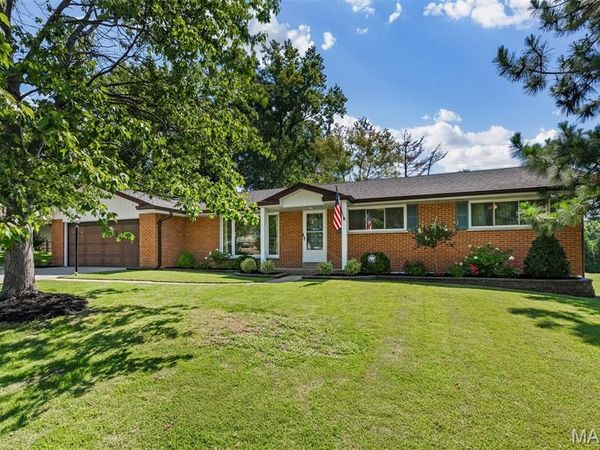 10522 Roxanna Drive, St Louis, MO 63128