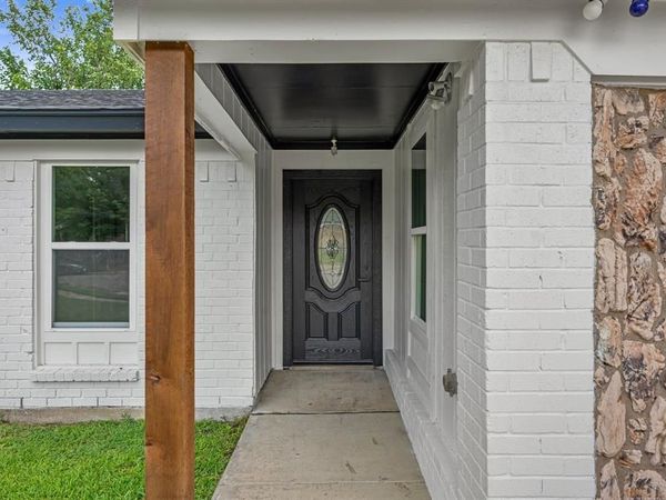 1004 E georgian Road , Saginaw, TX 76179
