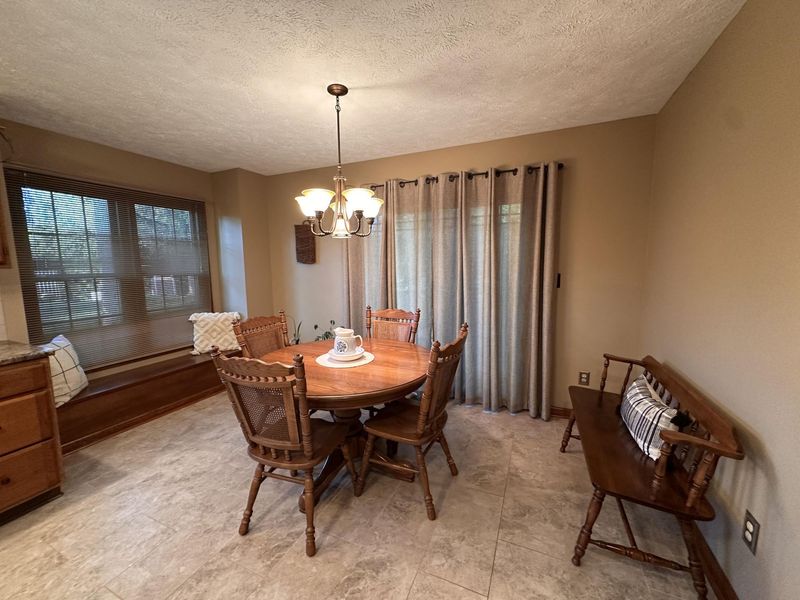 605 Oakwood Drive, Bellefontaine, OH 43311 Photo 17