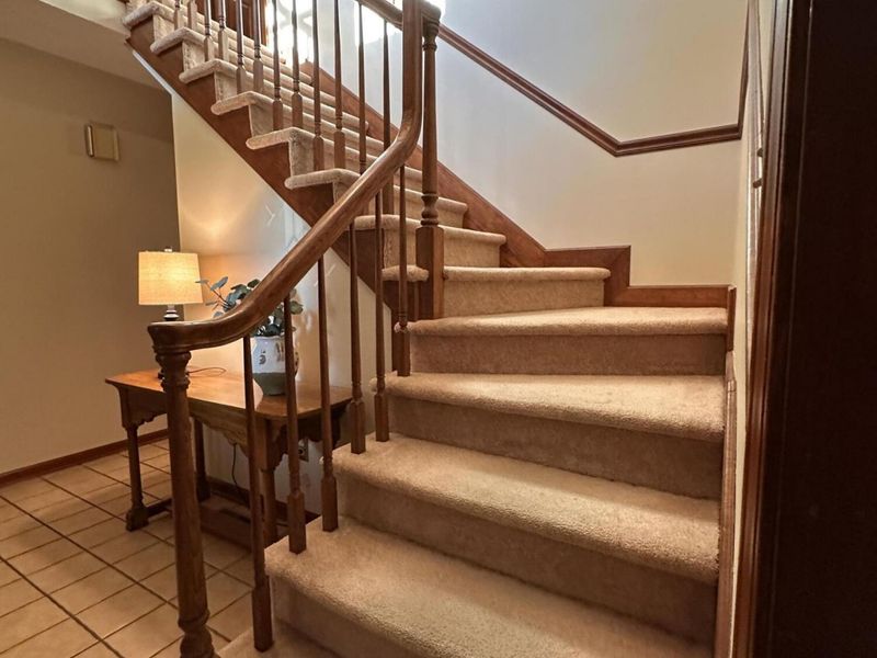 605 Oakwood Drive, Bellefontaine, OH 43311 Photo 3
