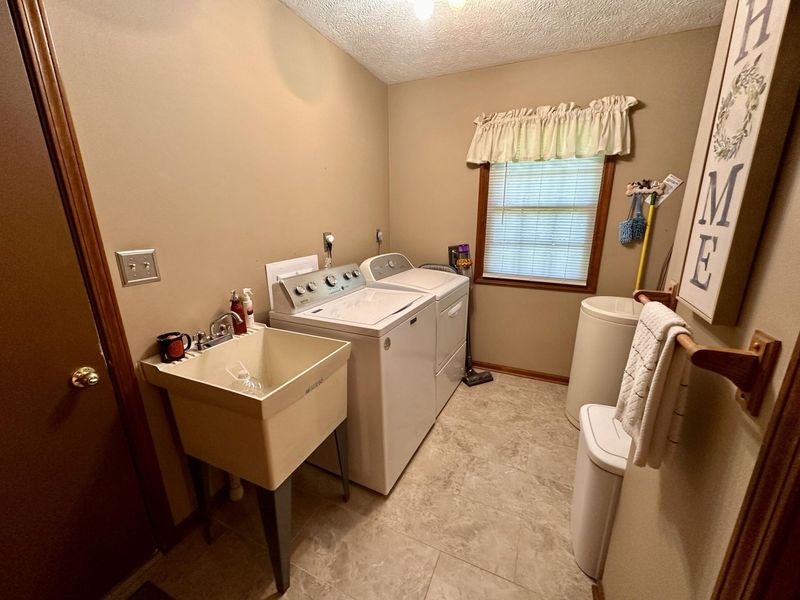 605 Oakwood Drive, Bellefontaine, OH 43311 Photo 33