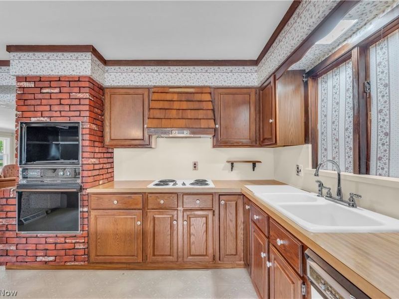 5805 Williamsburg Drive, Highland Heights, OH 44143 Photo 14