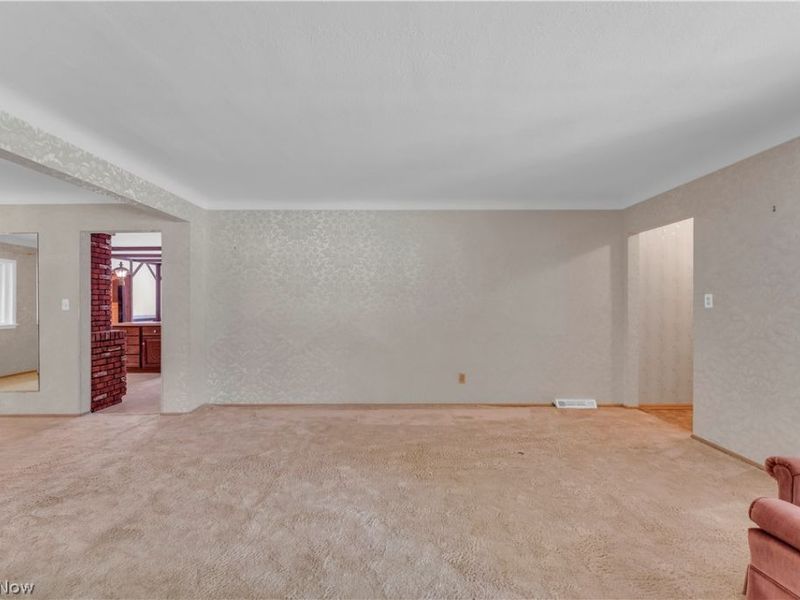 5805 Williamsburg Drive, Highland Heights, OH 44143 Photo 8