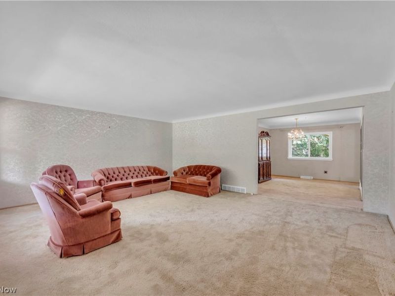 5805 Williamsburg Drive, Highland Heights, OH 44143 Photo 9
