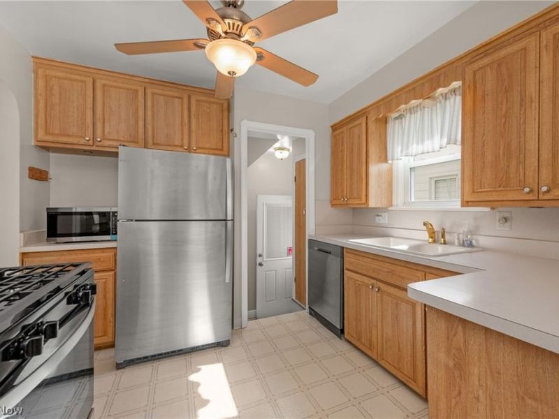 7420 Traymore Avenue, Brooklyn, OH 44114 Photo 14