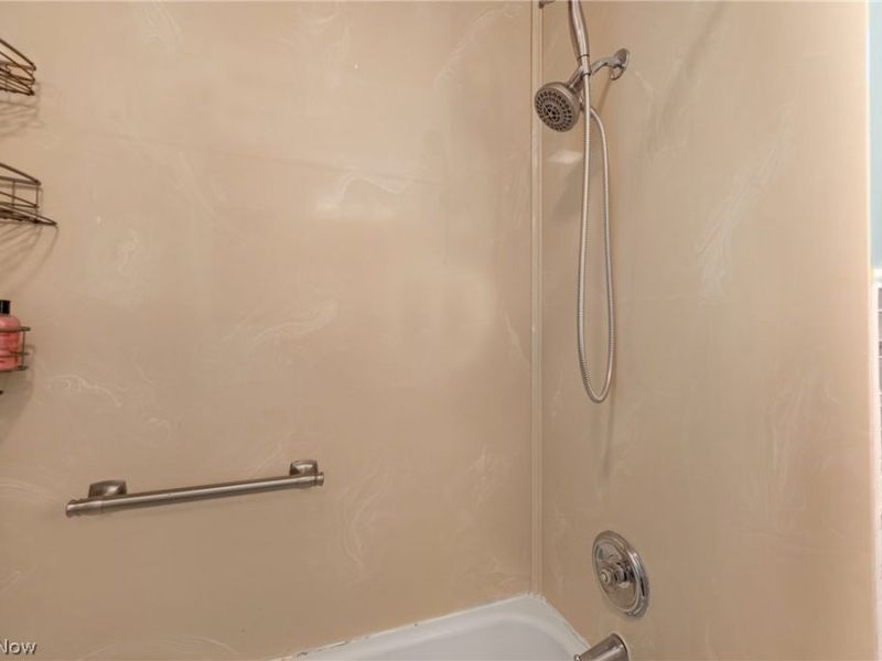7420 Traymore Avenue, Brooklyn, OH 44114 Photo 20